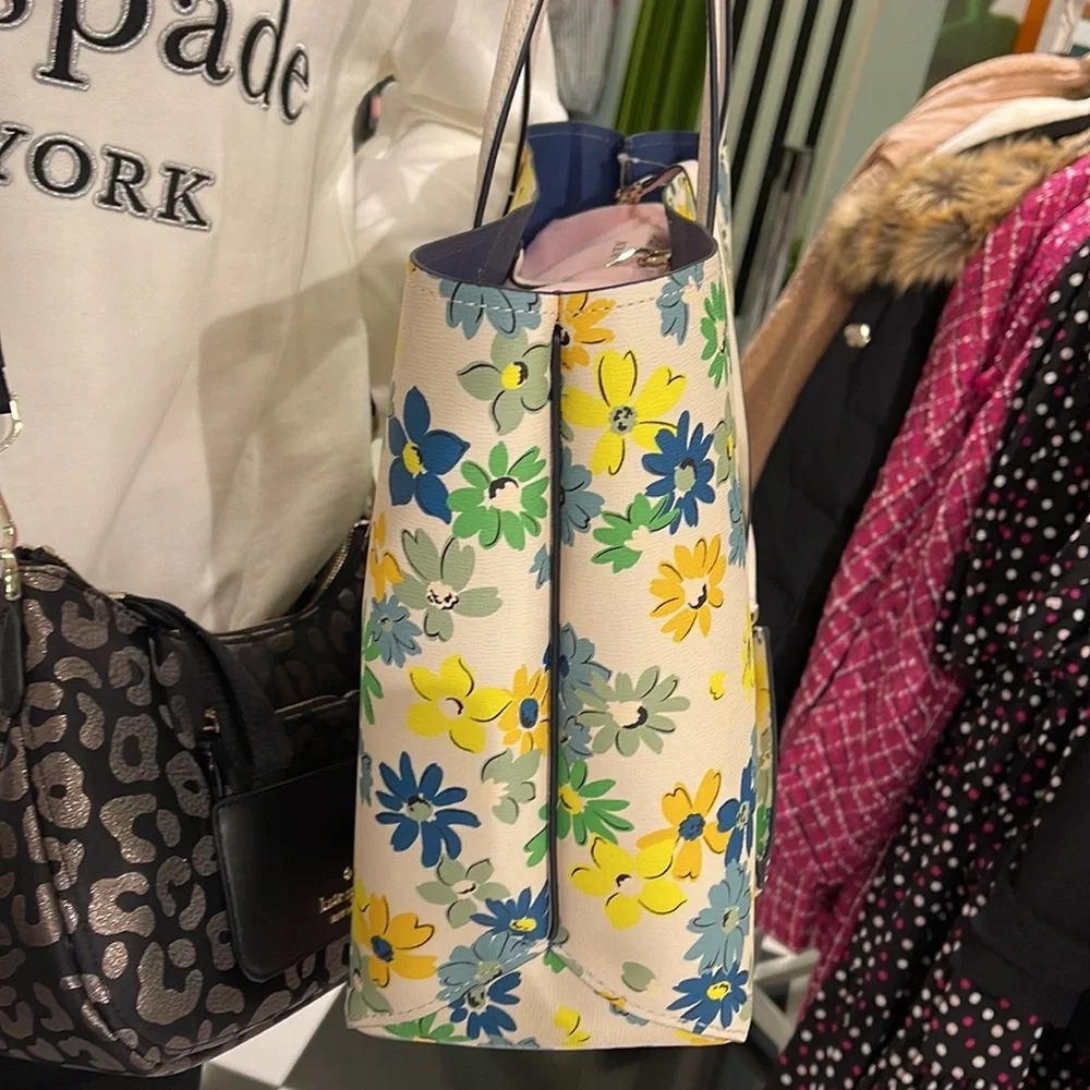 Kate Spade All Day Floral Medley Large Tote

COLOR:
Parchment Multi - Picture 2 of 16